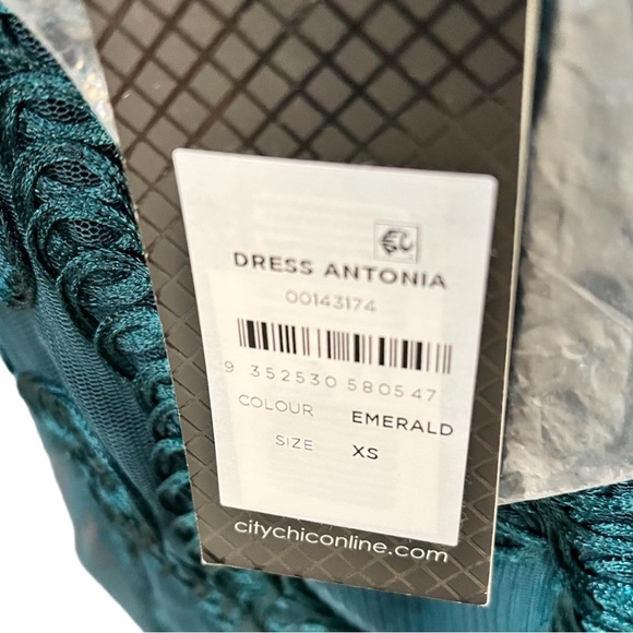 NWT Plus Size City Chic Emerald Green Soutache embroidered dress. - Picture 6 of 7